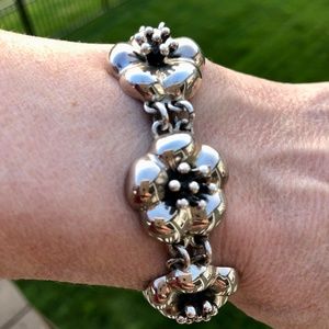 Stunning Sterling Silver Flower Bracelet